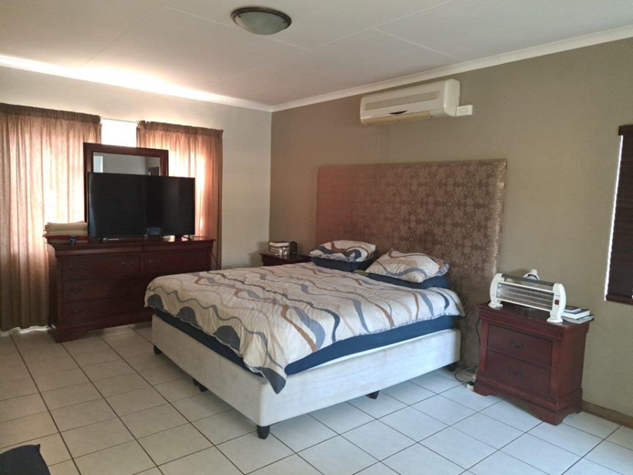 4 Bedroom Property for Sale in Flora Park Northern Cape